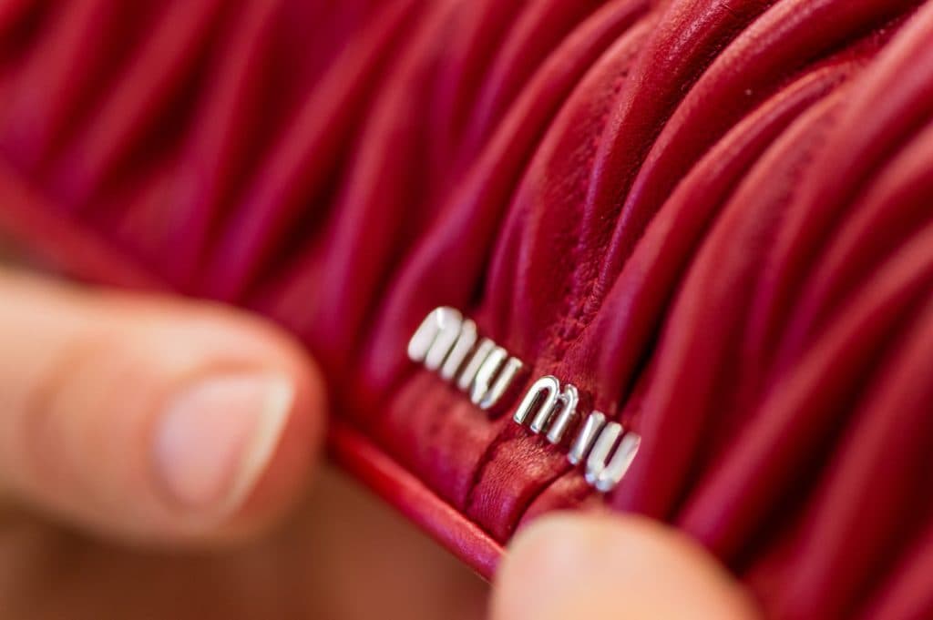 Miu Miu：手袋细节