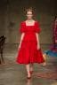 Moda: La talentuosa Molly Goddard sfila al V&A Museum. Sfilata