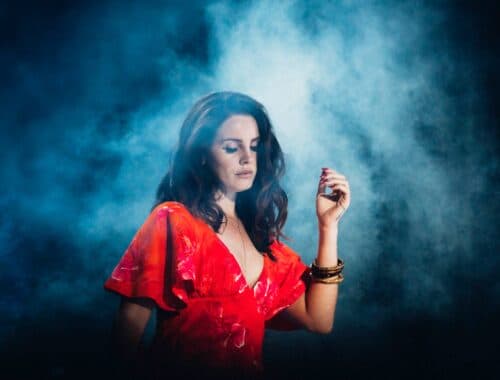 musica: Lana Del Rey canta il suo aurotitratto in musica con change
