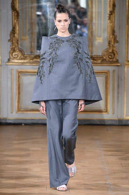 Moda: Haute Couture Paris: le sfilate di lunedì. la passerella di Antonio Grimaldi