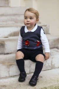 Moda: Il Principe George è un'icona di stile. Con il gilet