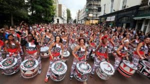 mam-e eventi IL CARNEVALE ARRIVA IN ANTICIPO A NOTTING HILL tamburi