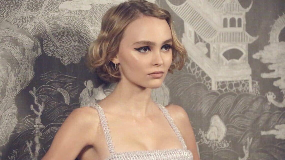 Mame Moda Vogue dice stop alle baby modelle in passerella. Lily-Rose Depp