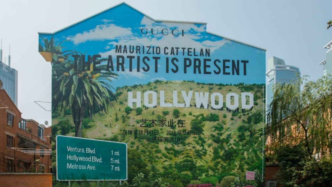 Mame Moda Gucci e Cattelan, The artist is present. Murale ArtWall
