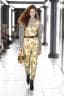 Mame Moda Louis Vuitton, al Louvre sfila il futuro. Maglia rete metallica