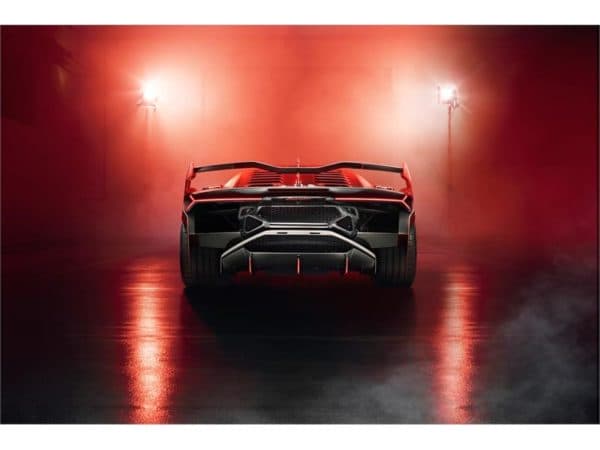 Vista posteriore Lamborghini SC18 Alston