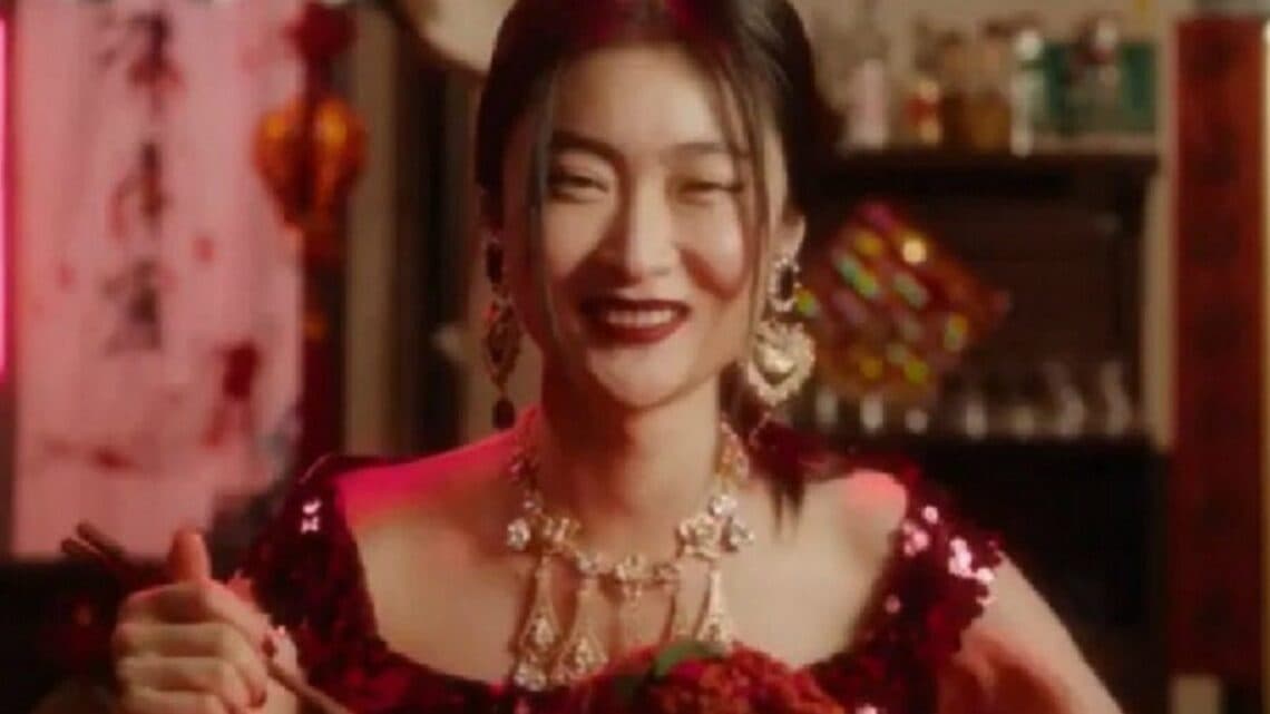 Dolce & Gabbana bufera in Cina: spot sessista. Primo piano modella spot sessista Dolce & Gabbana