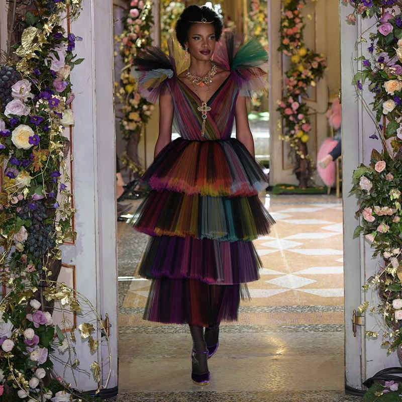 Dolce&Gabbana - trionfa il Rinascimento a Milano. dress tulle multicolor 