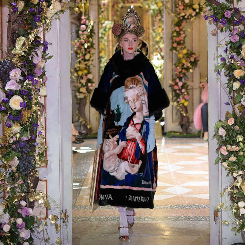 Dolce&Gabbana - trionfa il Rinascimento a Milano. Madonna con bambino 