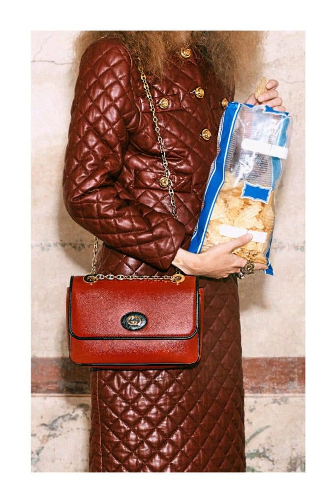 Mame moda Gucci a Pompei con la pre-fall-2019. Cappotto trapuntato 