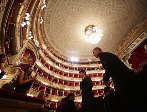 Intesa SanPaolo porta i giovani alla Scala