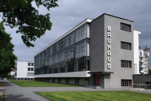 Mame arte Bauhaus: i tredici anni che hanno cambiato il mondo l'edificio del Bauhaus