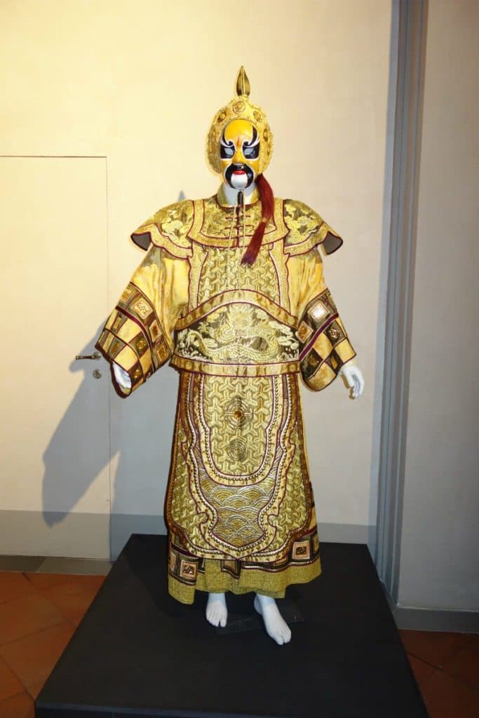 Museo Zeffirelli - otto nuovi costumi di scena. Abito gold Turandot 