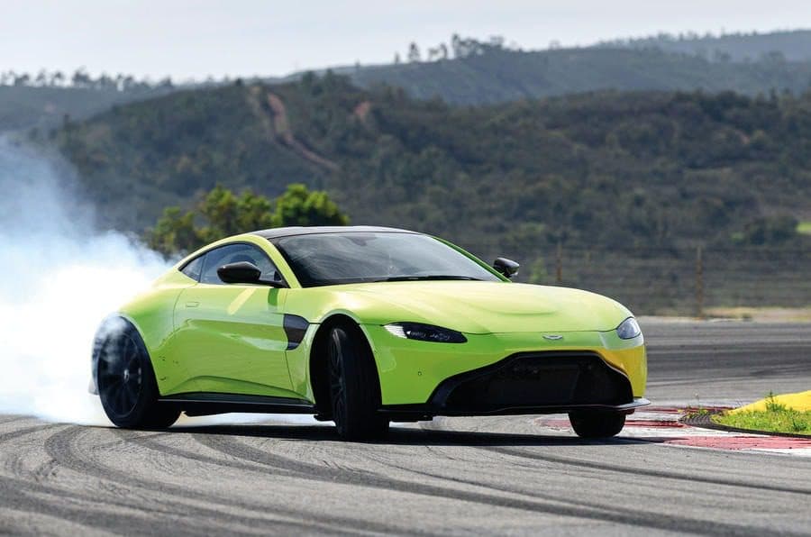 Aston Martin Vantage V8 motore e prestazioni per un uso in pista