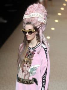 Mame Moda: Il Cyborg show di Dolce e Gabbana. Parrucche alla Maria Antonietta moderna