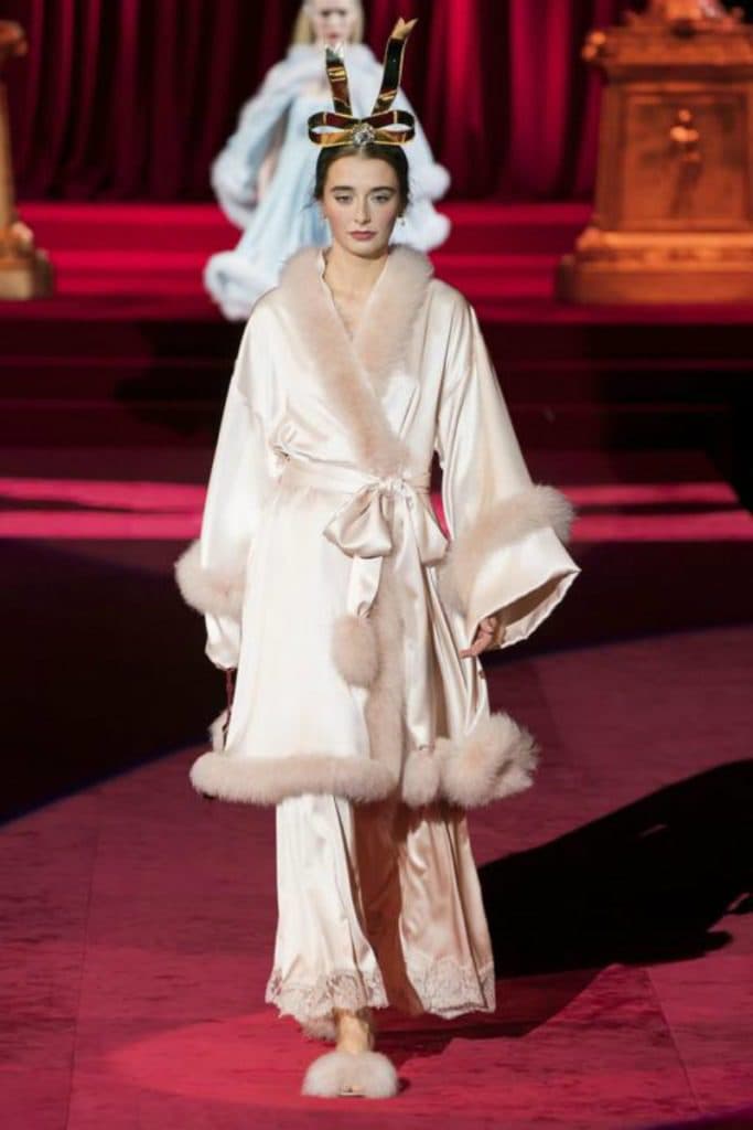 Dolce&Gabbana FW19, elogio intimo all'eleganza. Robe de chambre