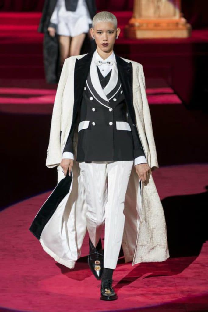 Dolce&Gabbana FW19, elogio intimo all'eleganza. Tailleur black&white