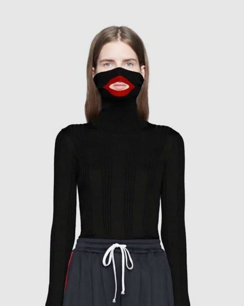 Gucci accusata di blackface per un maglione. Maglione caricatura afroamericani 