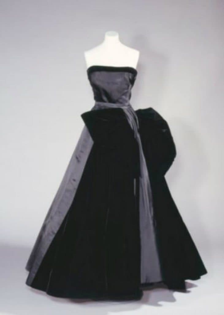 I costumi Dior per il Teatro dell'Opera di Roma. Abito cigno nero Dior 