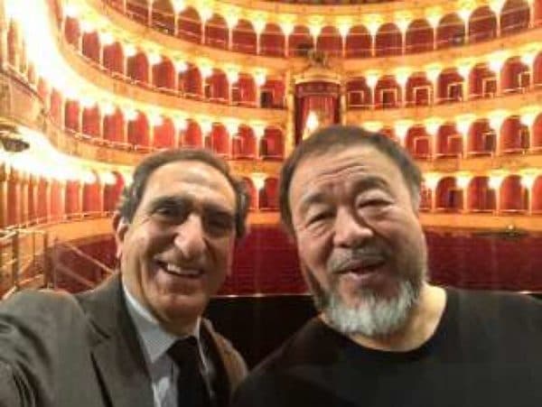 Ai Weiwei con il sovrintendente del teatro dell'Opera di Roma, Carlo Fuortes
