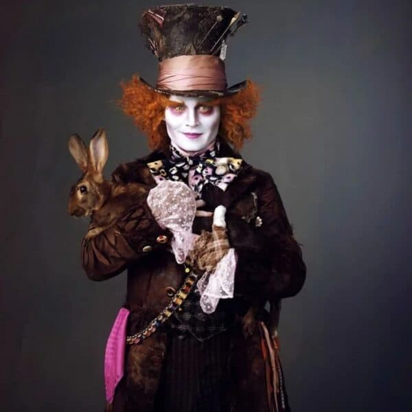 Alice in Wonderland - nel cast Johnny Depp nel ruolo del Cappellaio Matto