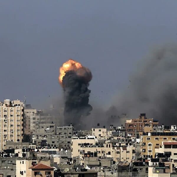 Israele ha bombardato i civili: ordigni da 900Kg e nuovi agghiaccianti particolari da Gaza