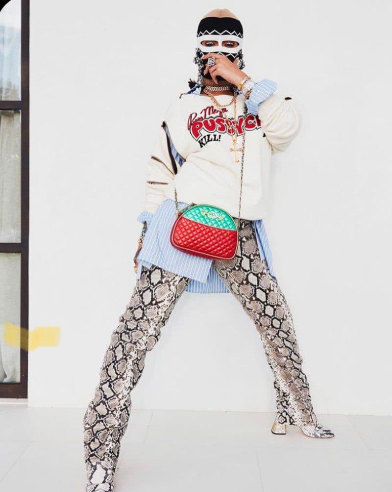 Rihanna con balaclava Gucci