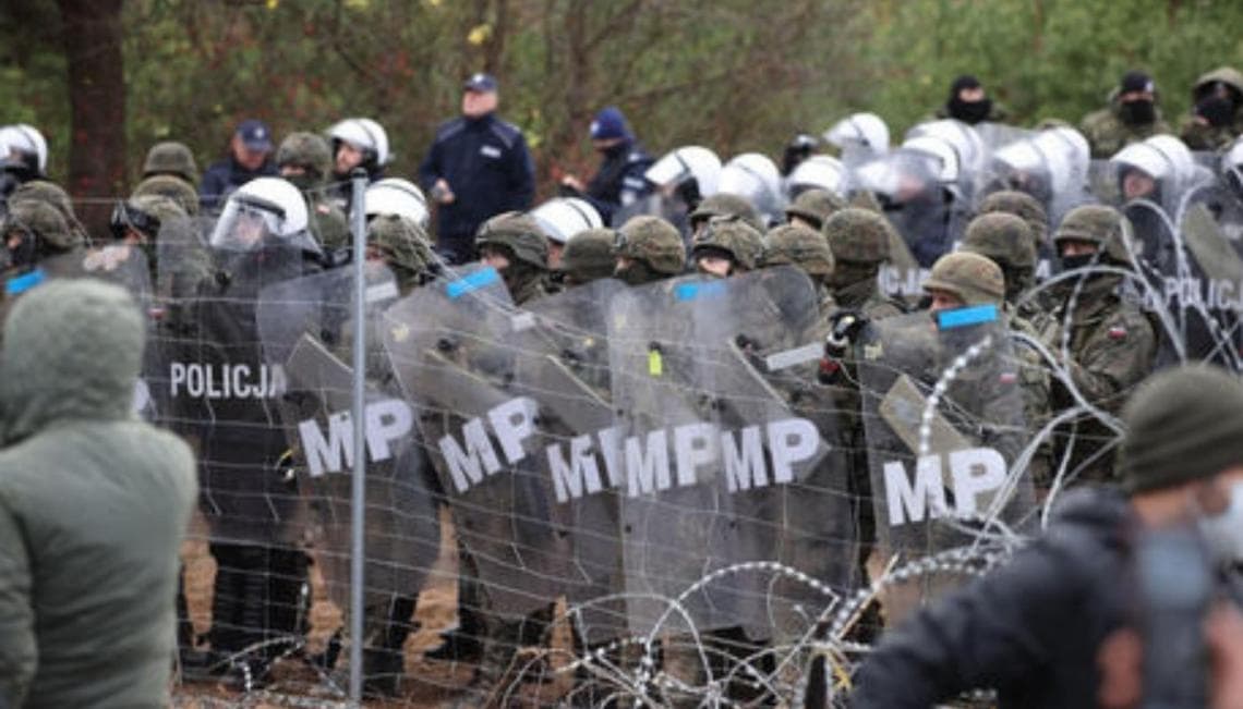 Confine Polonia: i migranti varcano il confine