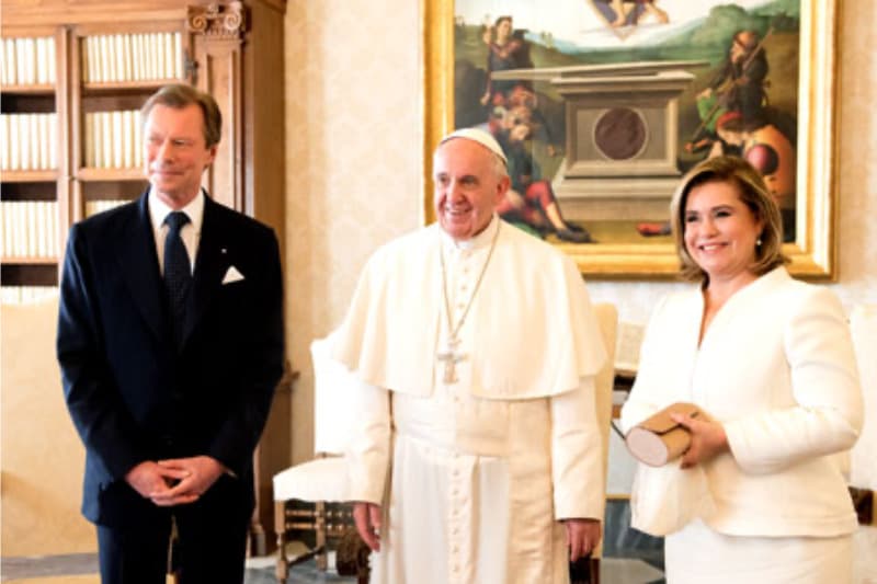 Chi può vestire di bianco davanti al Papa