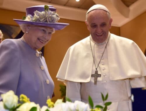 Chi può vestire di bianco davanti al papa?