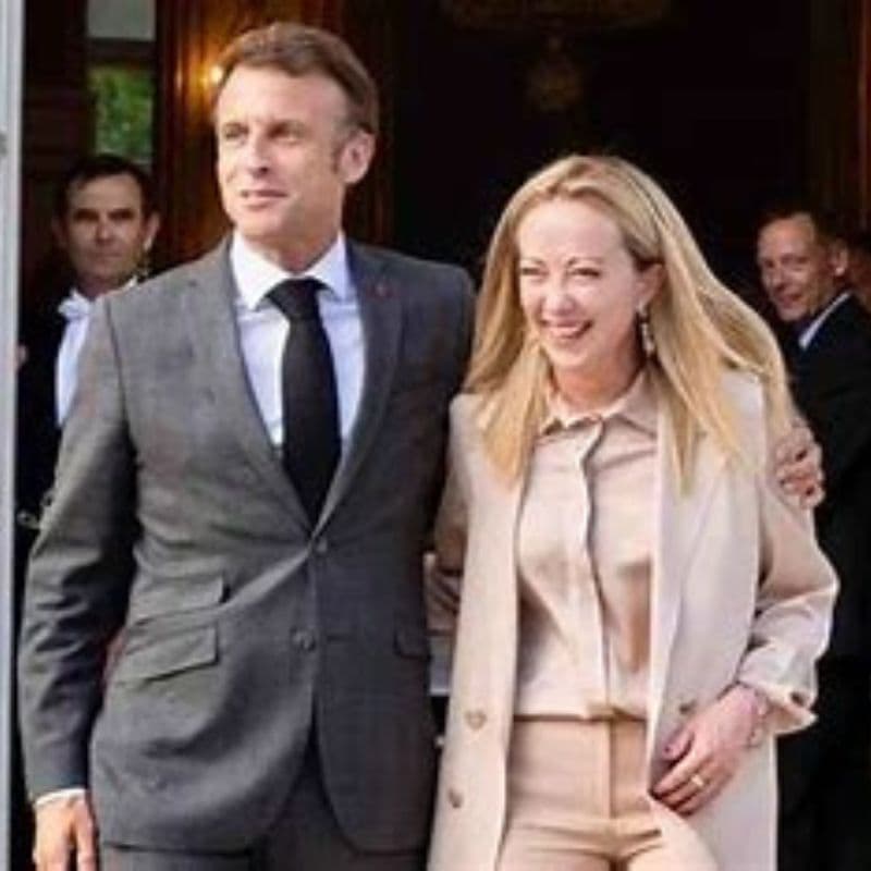 Una nuova foto scatena la polemica: Macron e Scholz da Orban, manca Meloni 