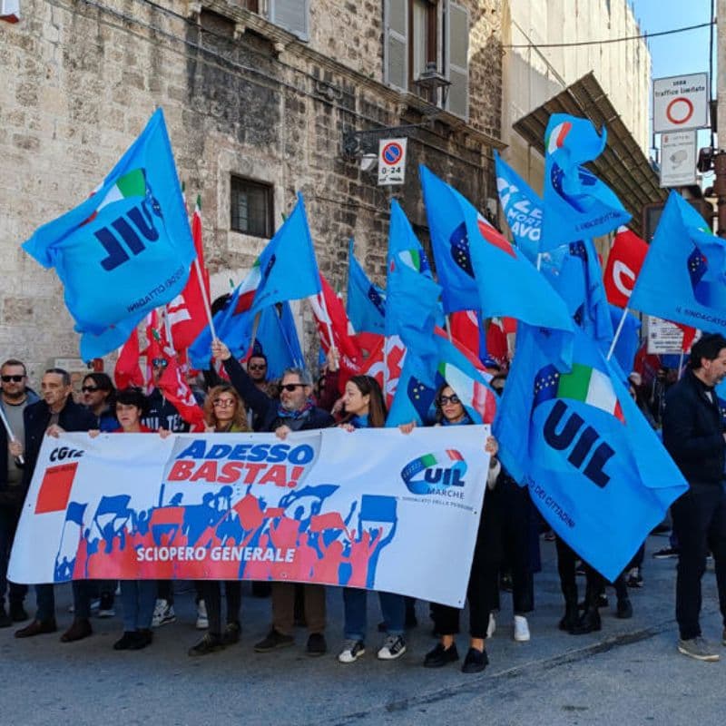 Manifestazioni del 17 novembre: tanti disagi nelle piazze italiane