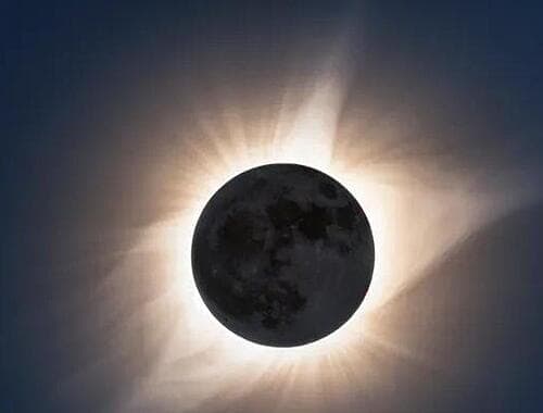 eclissi totale di sole